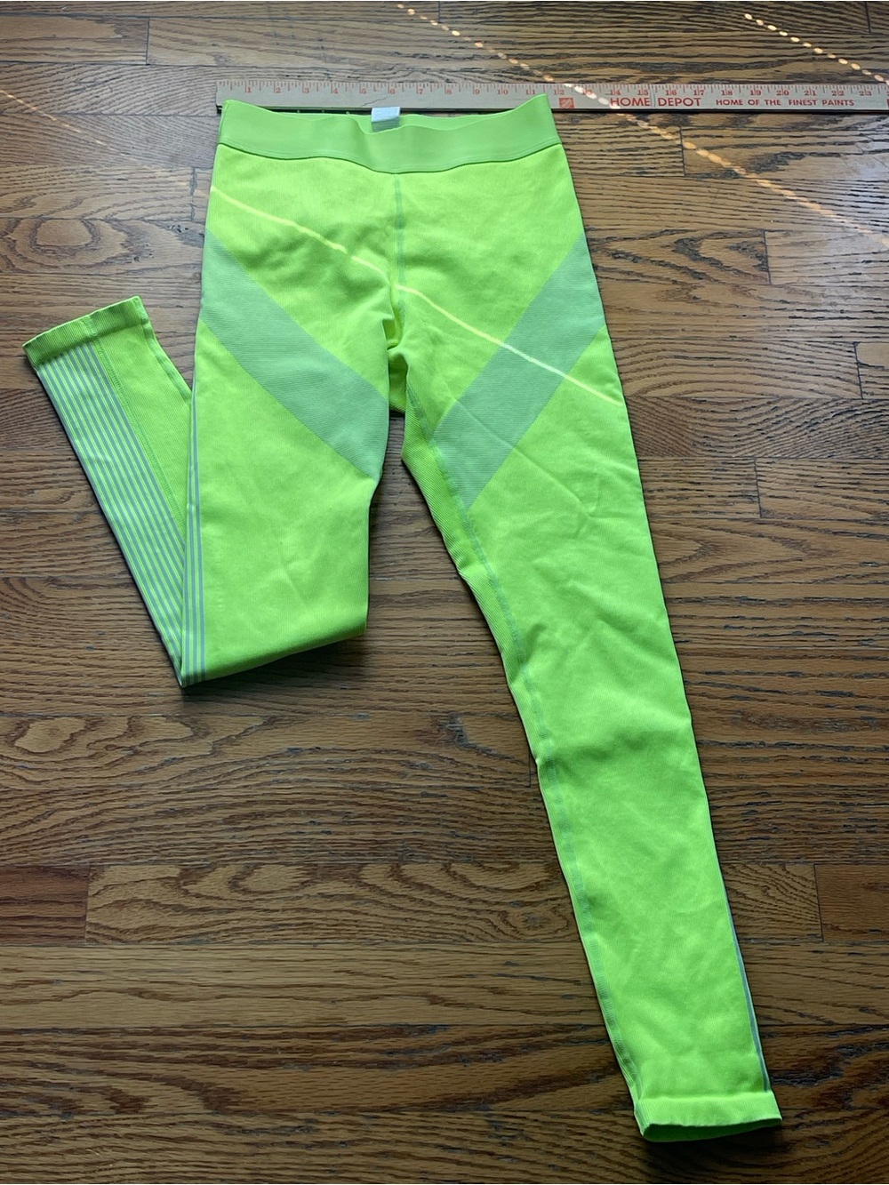 Fabletics Neon Lime Green Chevrons Leggings
